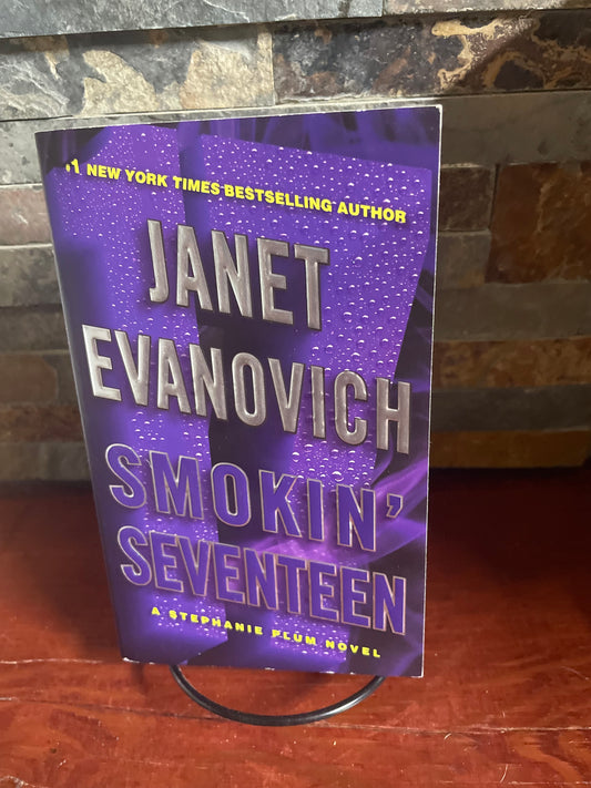 Smokin Seventeen by Janet Evanovich