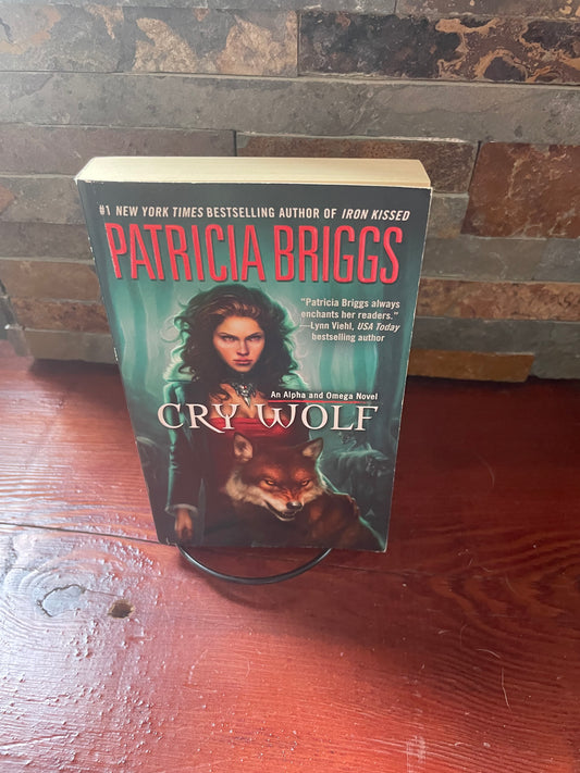 Cry Wolf by Patricia Briggs